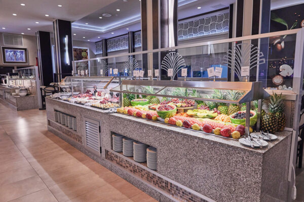 Main restaurant of the hotel Riu Plaza Miami Beach