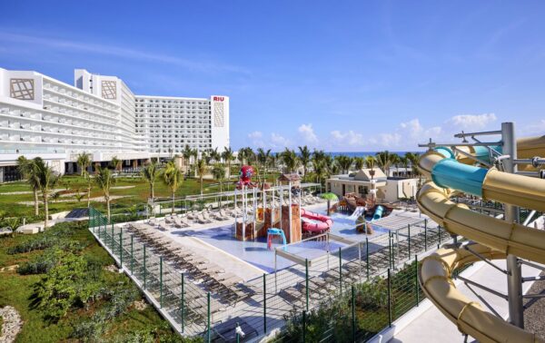riu-palace-aquarelle-splash-water-world