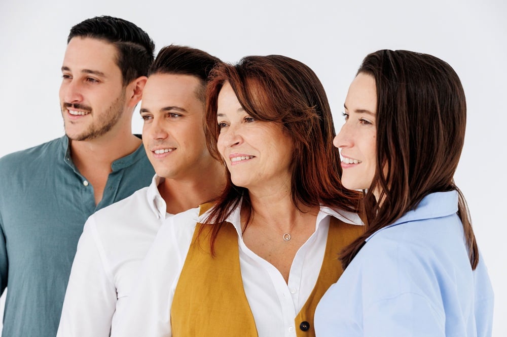 Members of Luis Riu Güell's family: Roberto Riu, Luis Riu Rodríguez, Isabel Rodríguez, and Naomi Riu