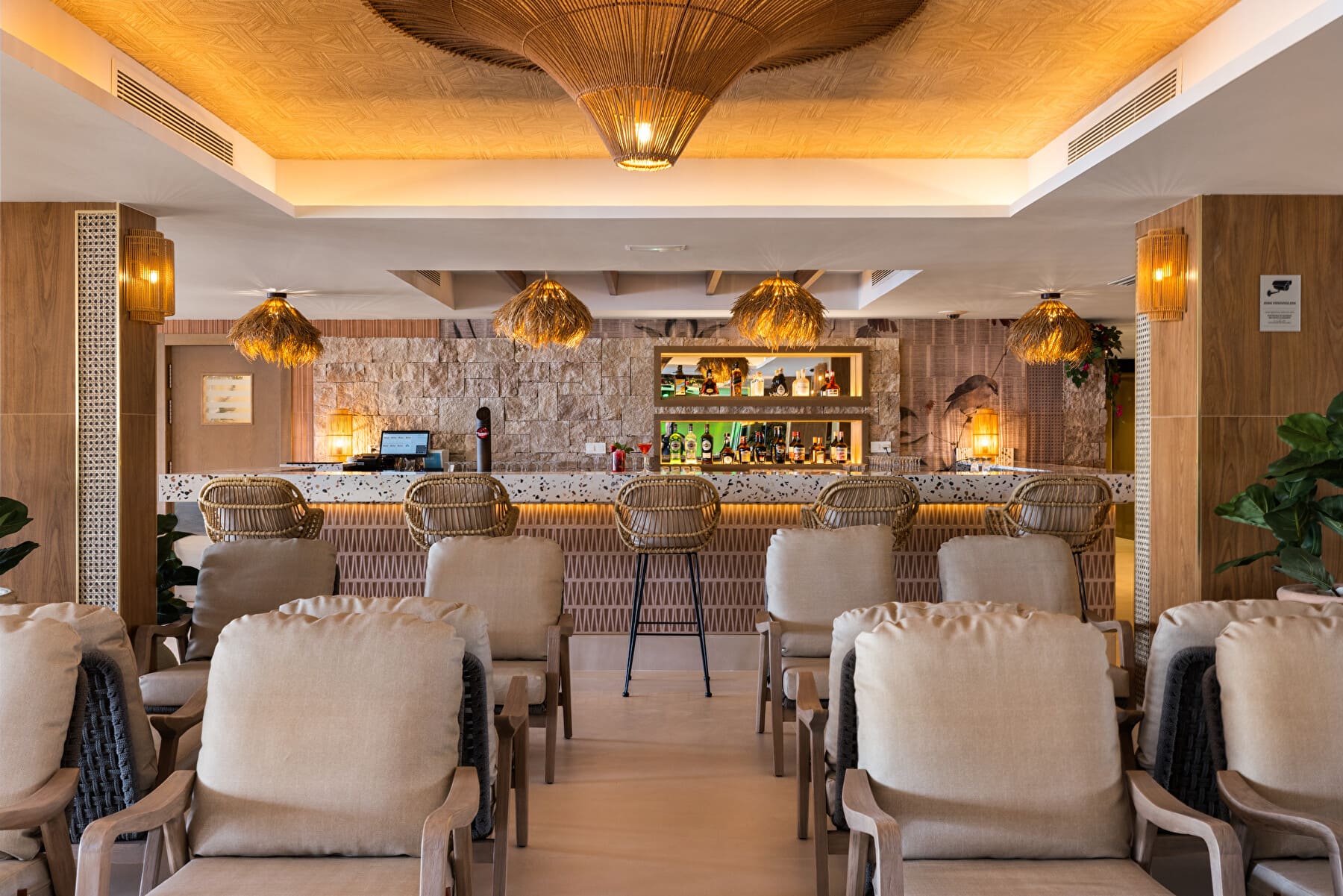 obby-bar-hotel-riu-palace-la-mola-formentera