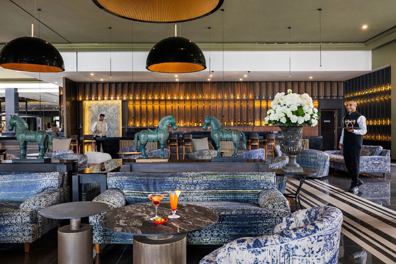 Lobby bar