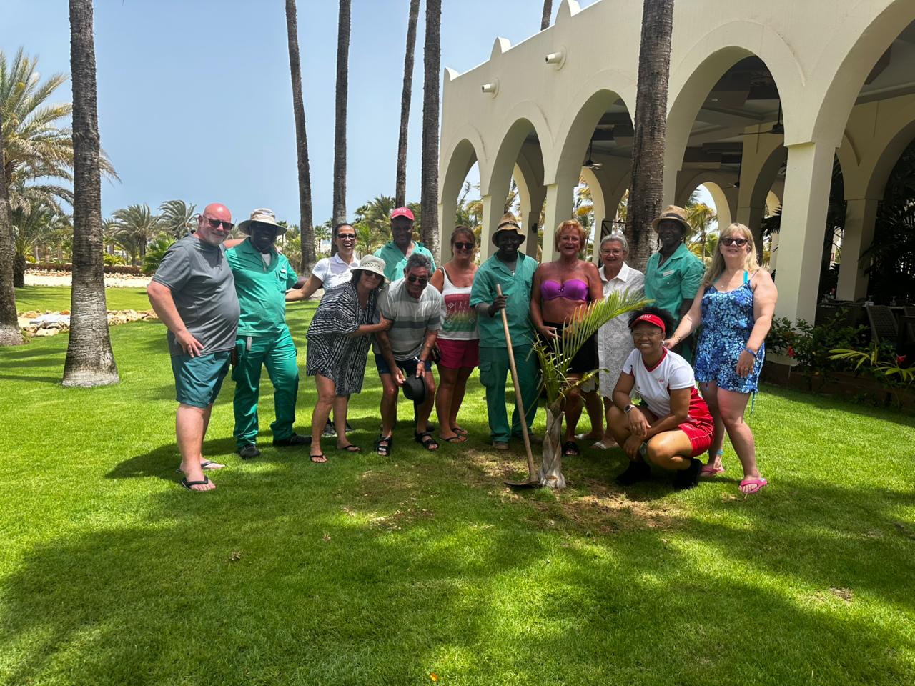 Equipo del hotel Riu Karamboa, en Cabo Verde