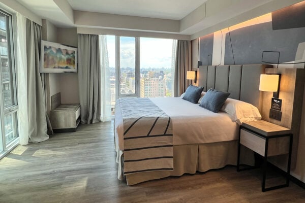 Habitación Senior Suite King en el hotel Riu Plaza Toronto (Canadá)