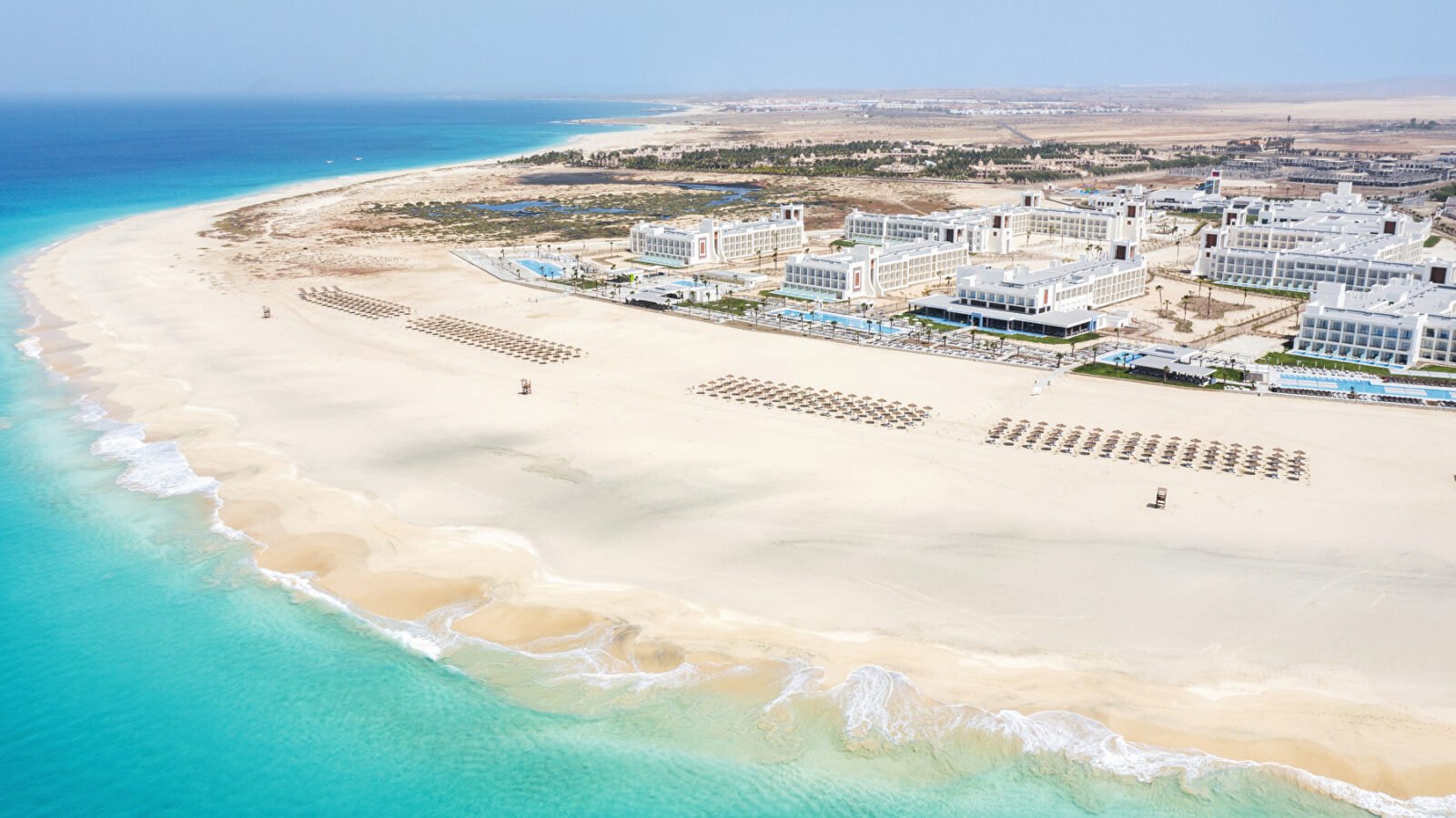 RIU hat drei Hotels auf der Insel Sal: Hotel Riu Palace Santa Maria, Hotel Riu Funana und Hotel Riu Cabo Verde."