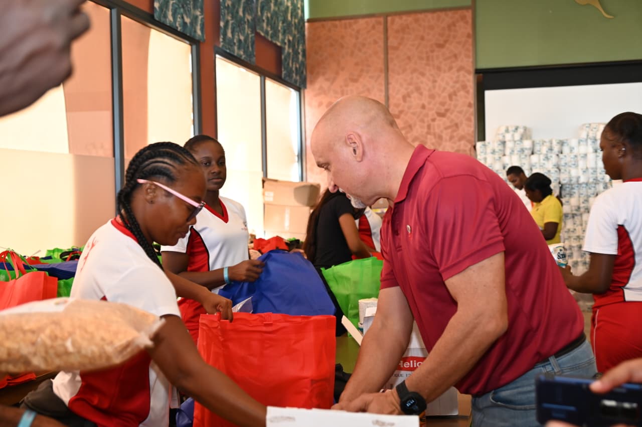 Comida Huracan Melissa