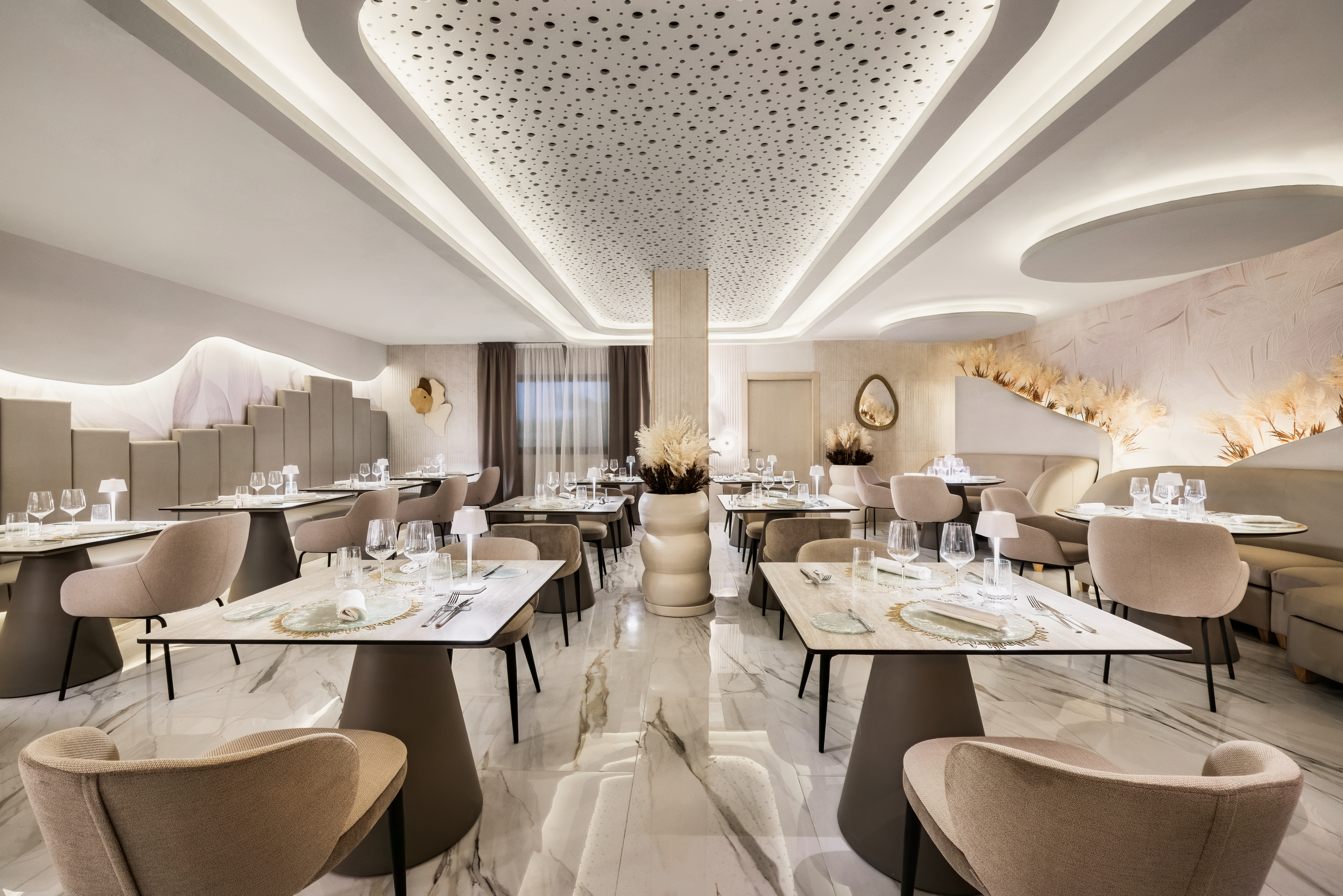 Krystal restaurant Hotel Riu Palace Nautilus