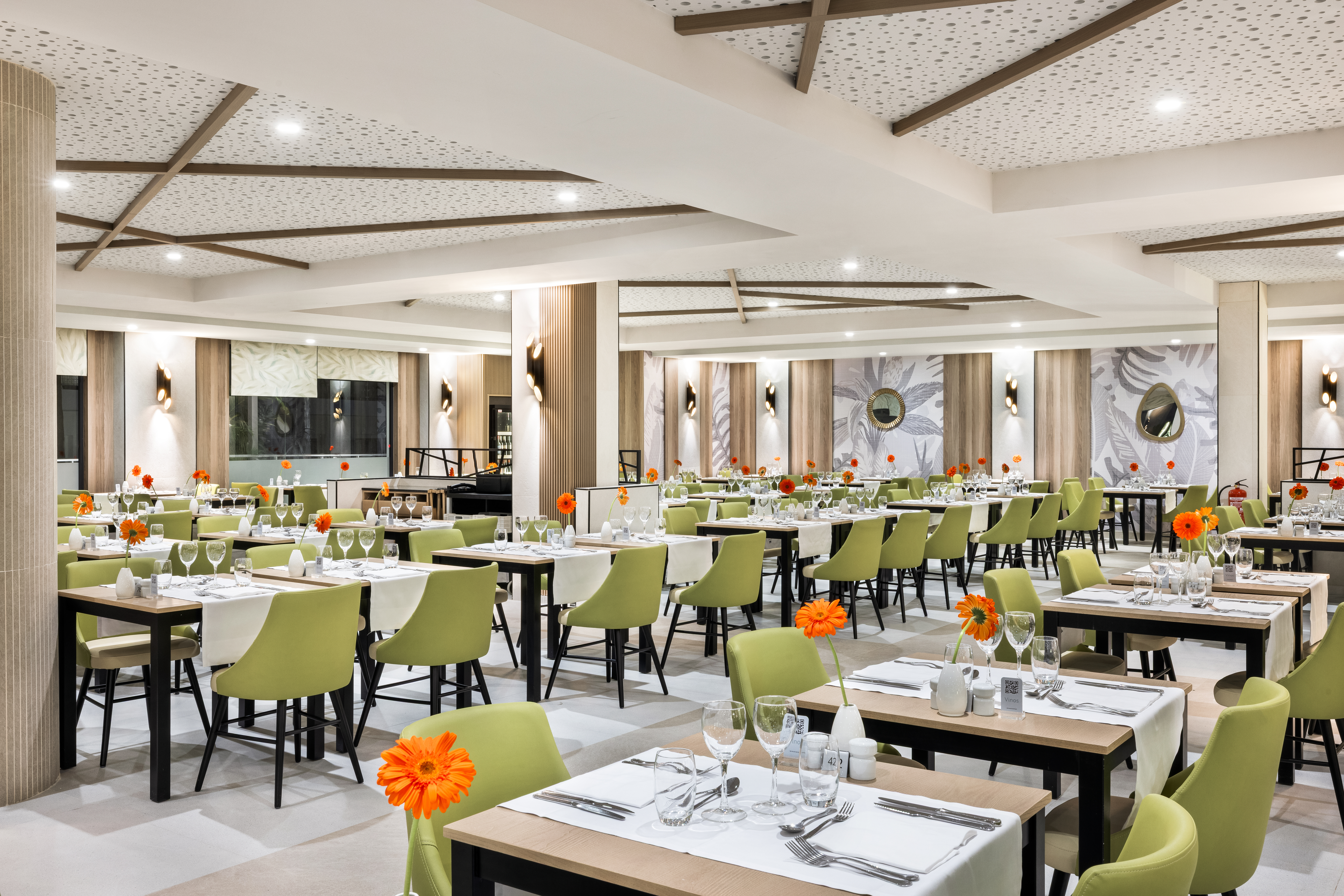 Main restaurant Riu palace Nautilus