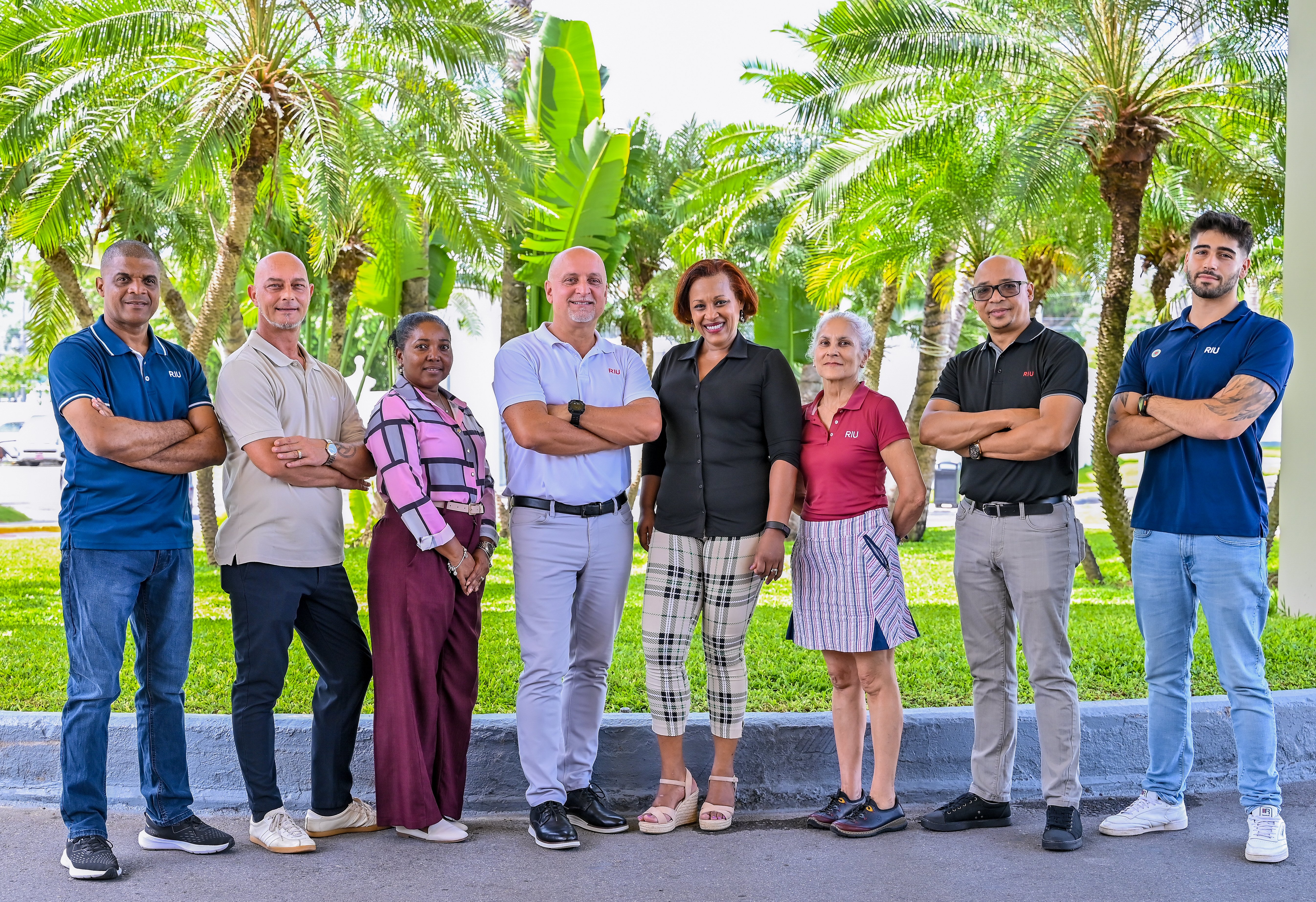 Führungsteam von RIU in Jamaika: Rudy Cabrera (Corporate SAT-JAM), Mike Blank (Corporate – Entertainment), Sandra Nesbeth (Sales Supervisor-JAM), Frank Sondern (Regional Director Operations-JAM), Niurka Garcia Linton (Director of Sales-JAM), Soledad Delgado (Corporate Housekeeping), Randy Chalas (Corporate – Kitchen) und Vicente Romera Moreno (Corporate SAT-JAM).