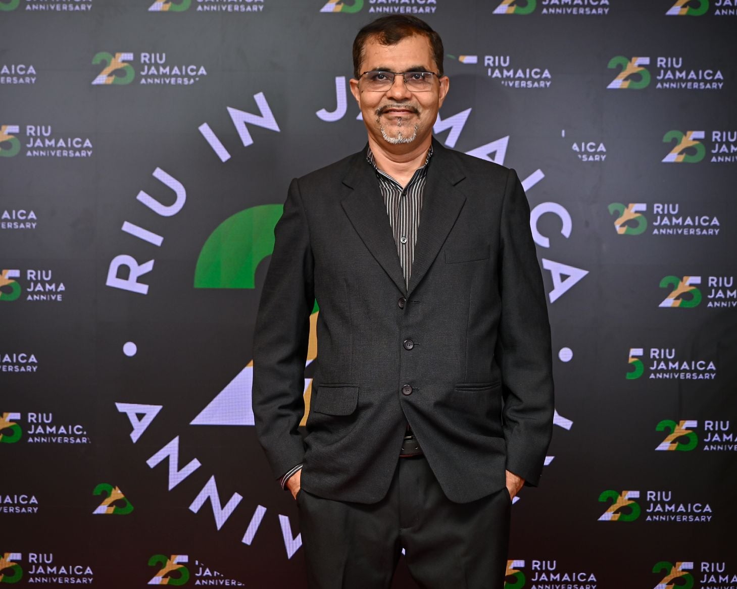 Imagen 20: sesión de fotos en el fotocall del evento del 25 aniversario de RIU de Jamaica.