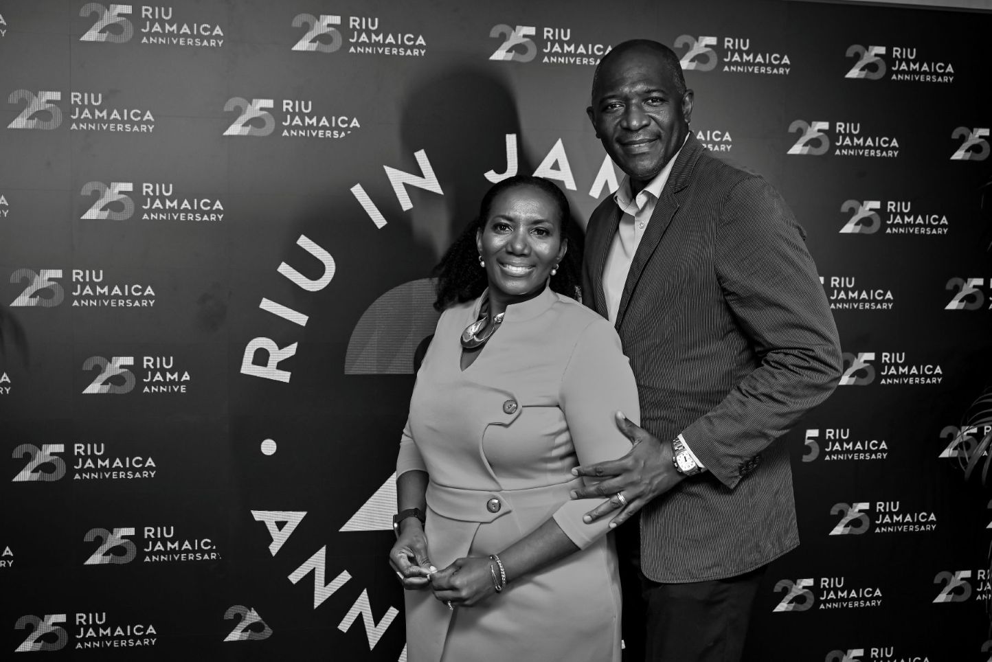 Imagen 33: sesión de fotos en el fotocall del evento del 25 aniversario de RIU de Jamaica.