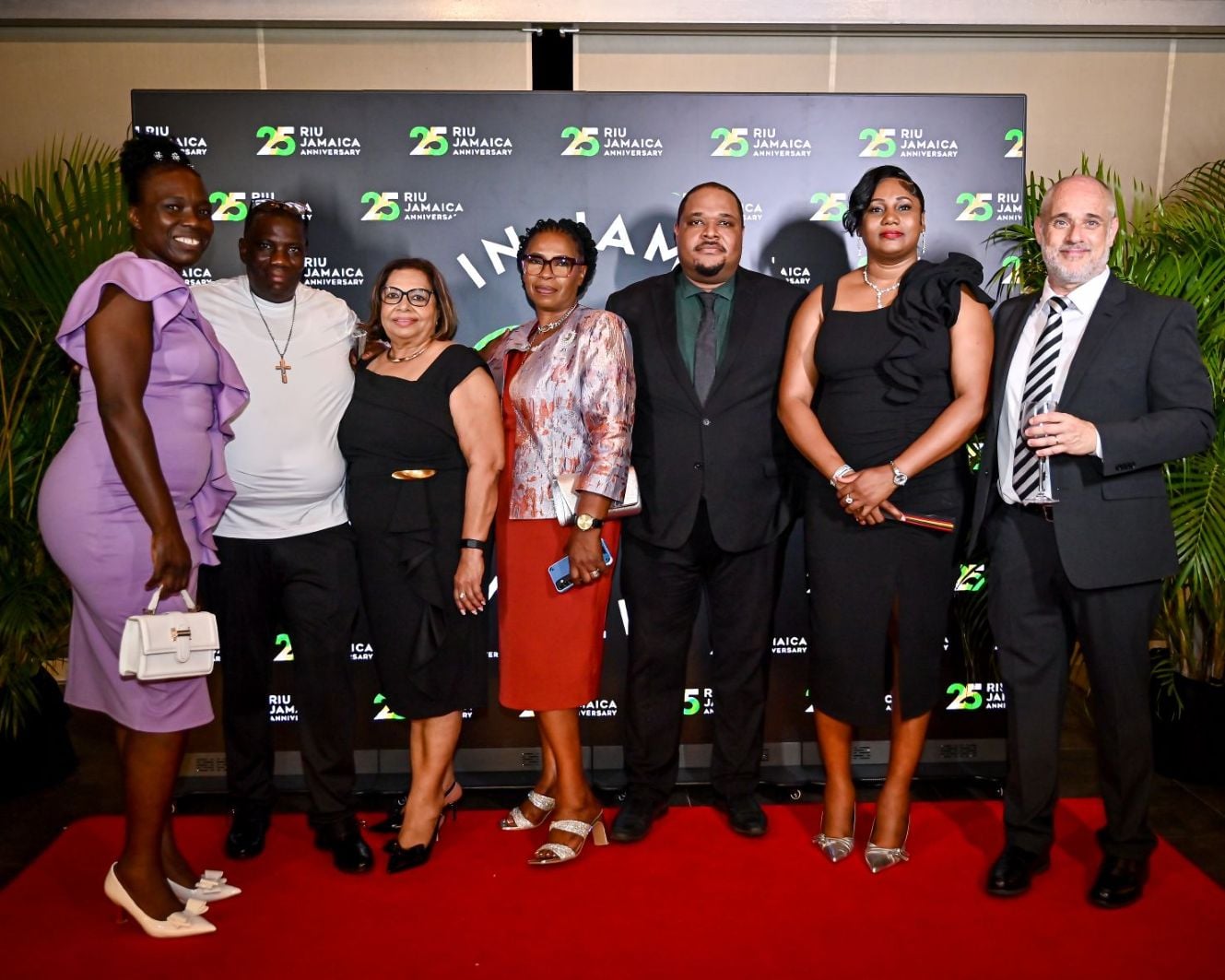 Imagen 44: sesión de fotos en el fotocall del evento del 25 aniversario de RIU de Jamaica.