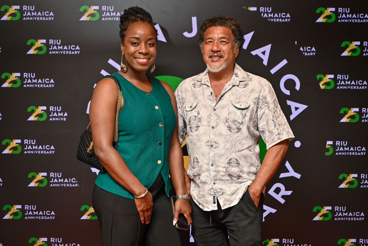 Imagen 9: sesión de fotos en el fotocall del evento del 25 aniversario de RIU de Jamaica.