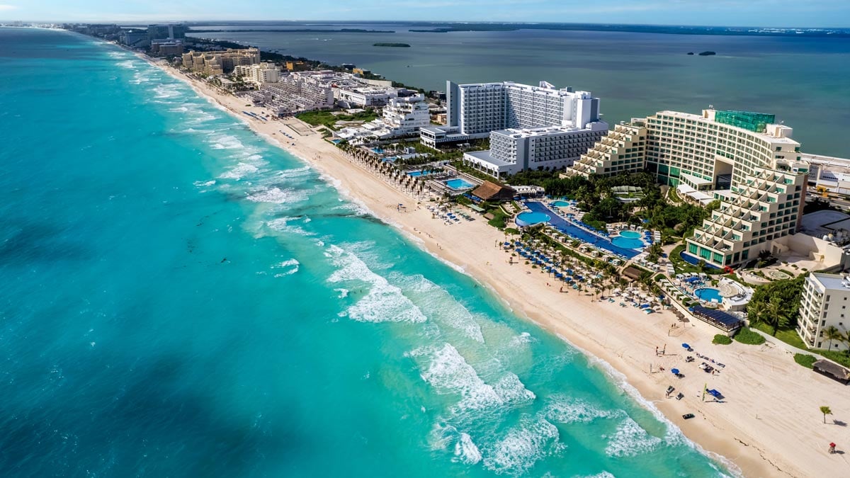 Hotel overlooking the beautiful beaches in Cancun