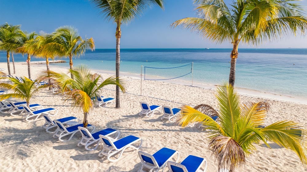 The stunning white sands of Playa Tortugas in Cancun