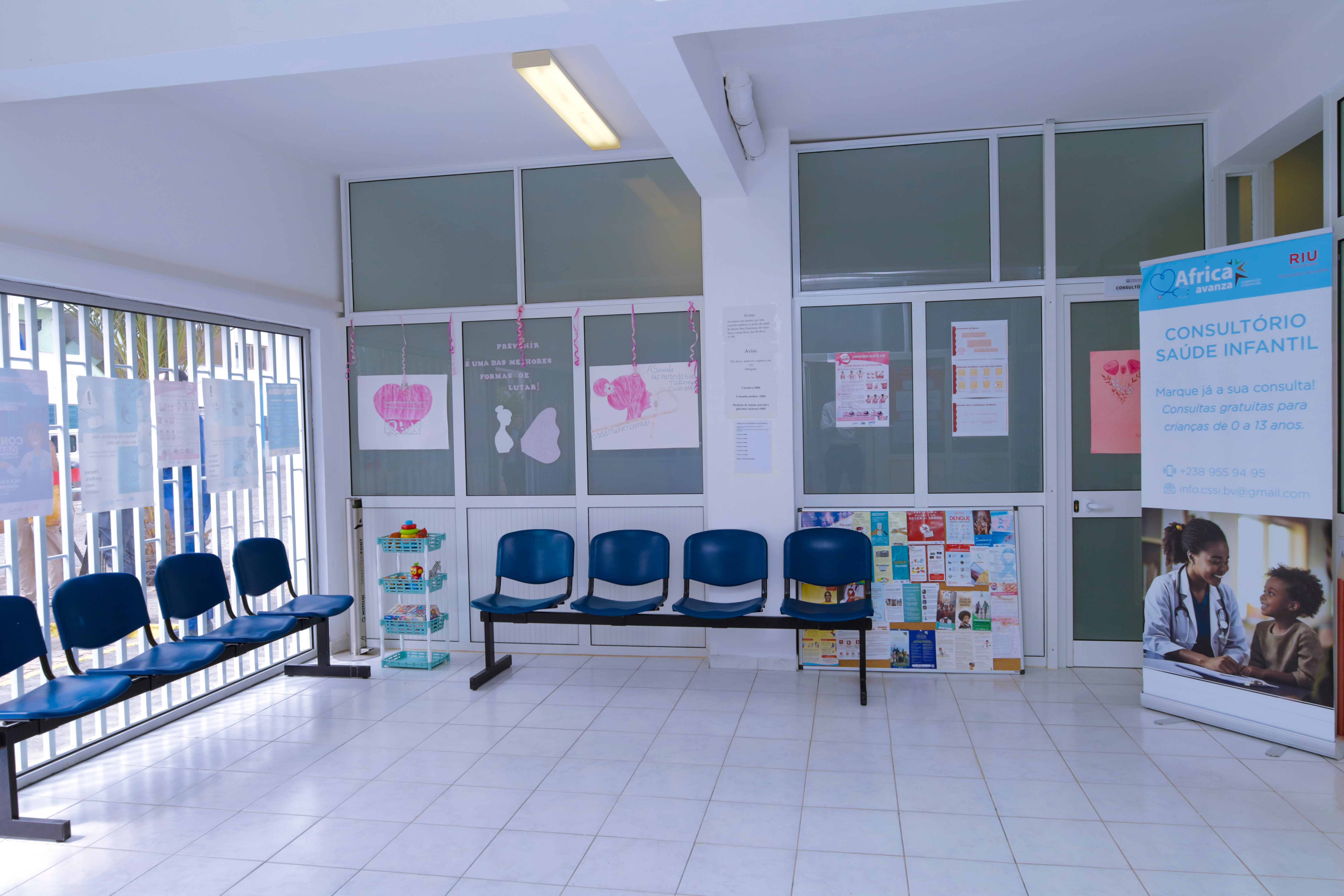 Sala de espera del Consultorio Solidario de Salud Infantil en Boa Vista.