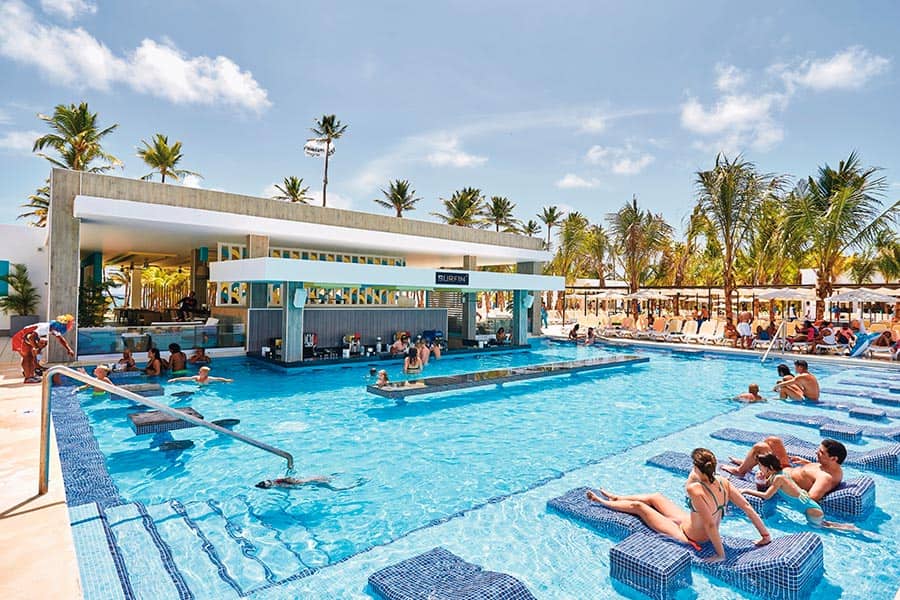 swimup-bar-riu-bambu.jpg