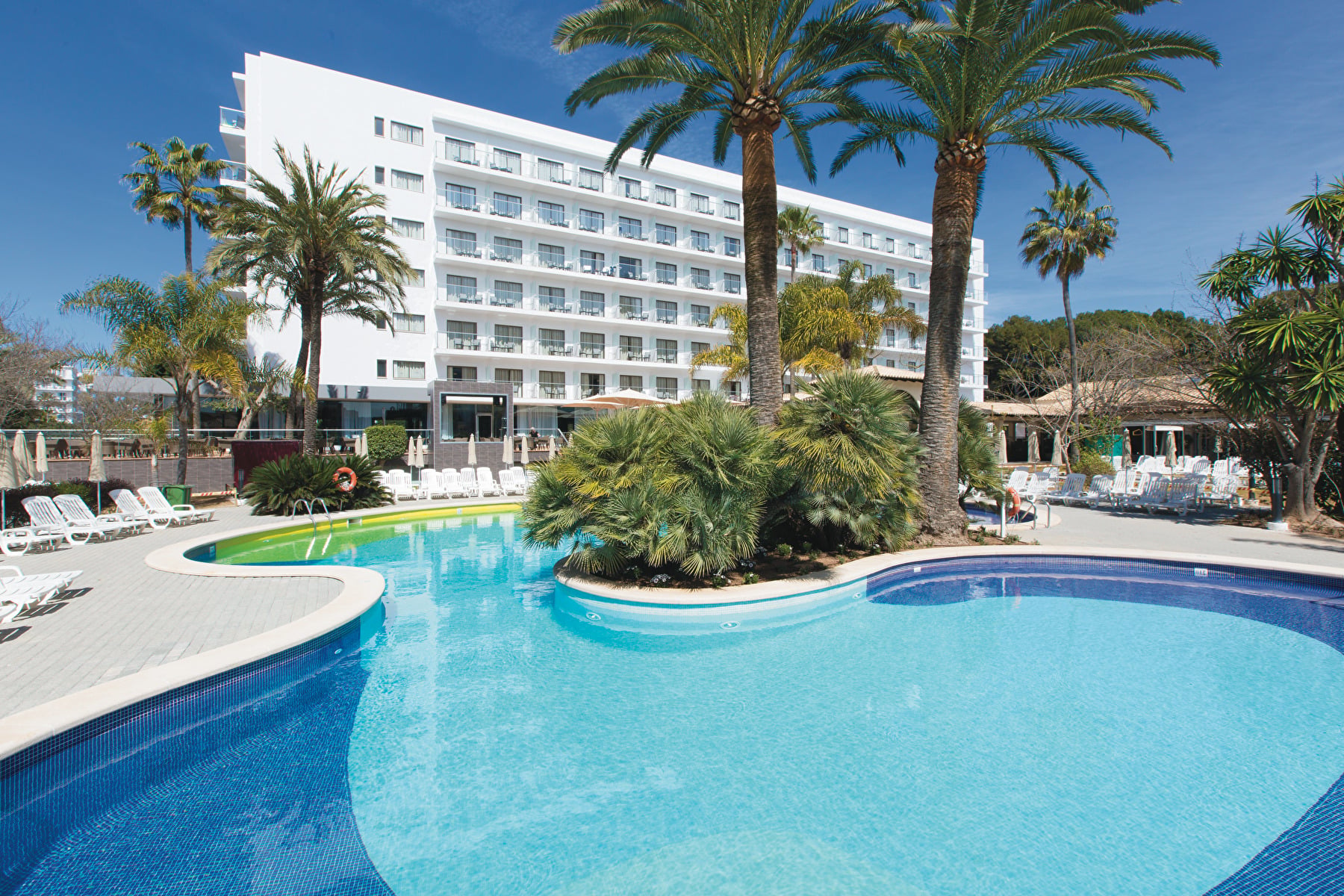 hero-hotel-riu-bravo-v2.jpg