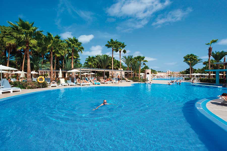 Pool-hotel-riu-cabo-verde.jpg