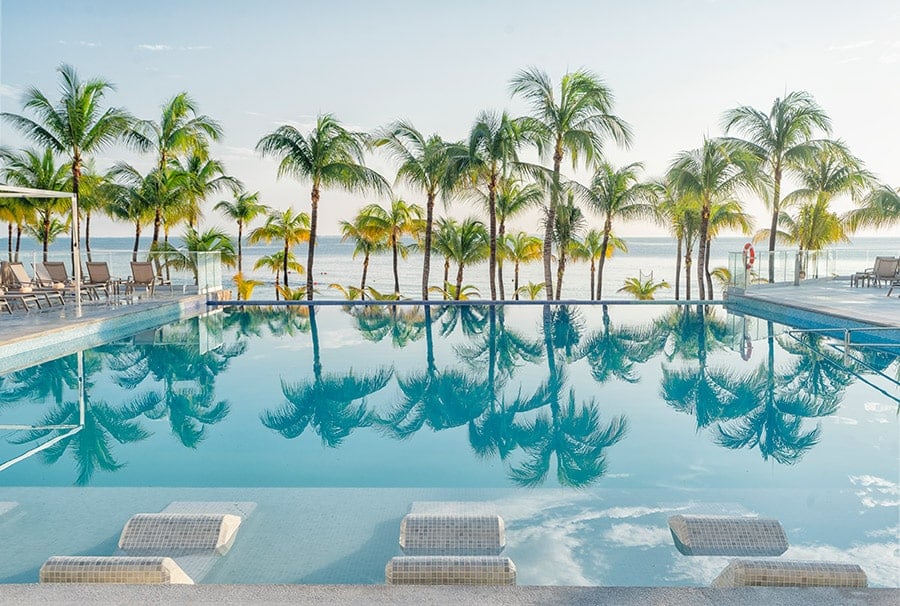 pool-hotel-riu-caribe-4.jpg