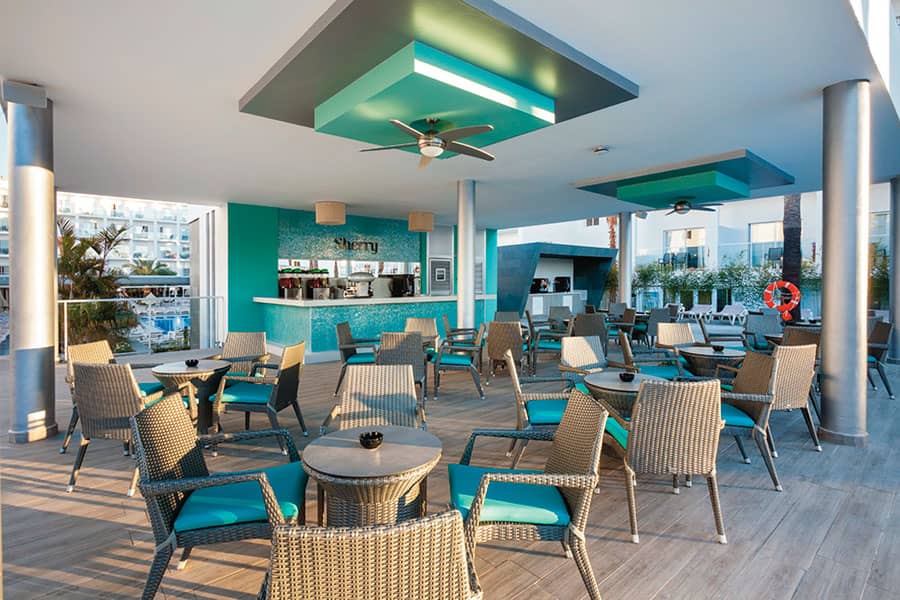 Bar-2-hotel-riu-costa-del-sol.jpg