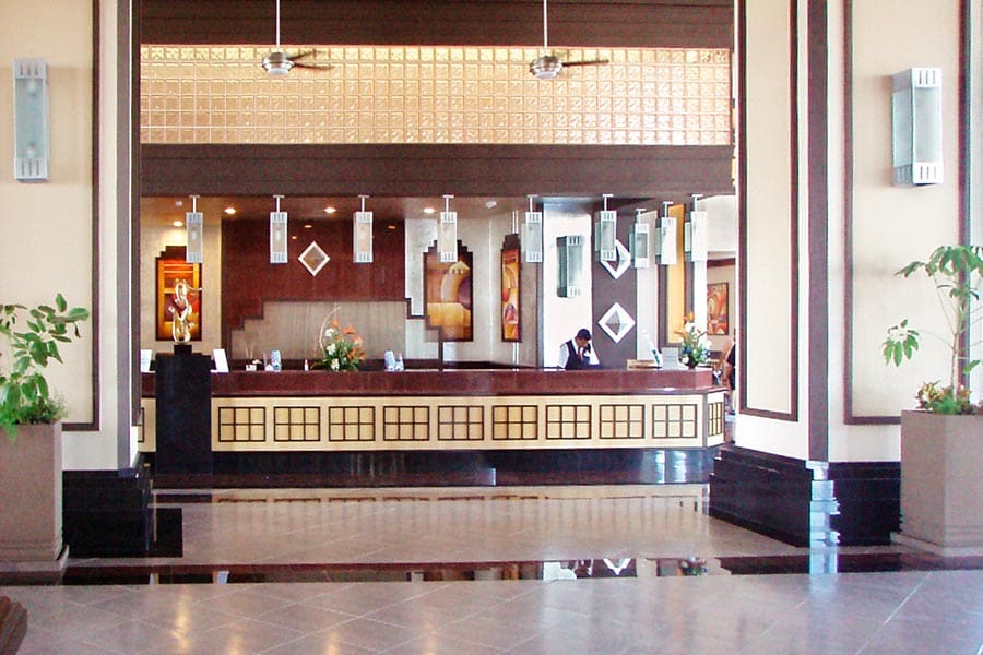 reception-riu-emerald-bay.jpg