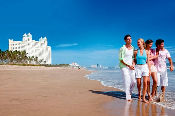 Beach-riu-emerald-bay-2.JPG