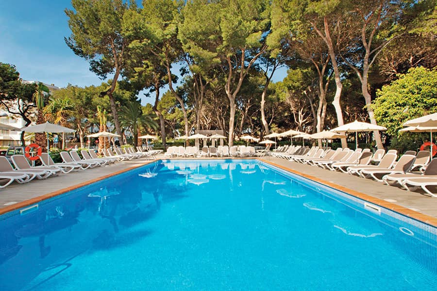 piscina-hotel-riu-festival-3.jpg