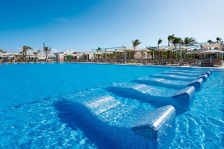pool-riu-karamboa-4.jpg