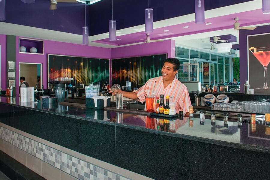 Lounge-bar-riu-lupita.jpg