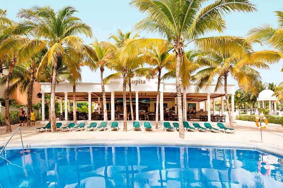 pool-riu-lupita.jpg