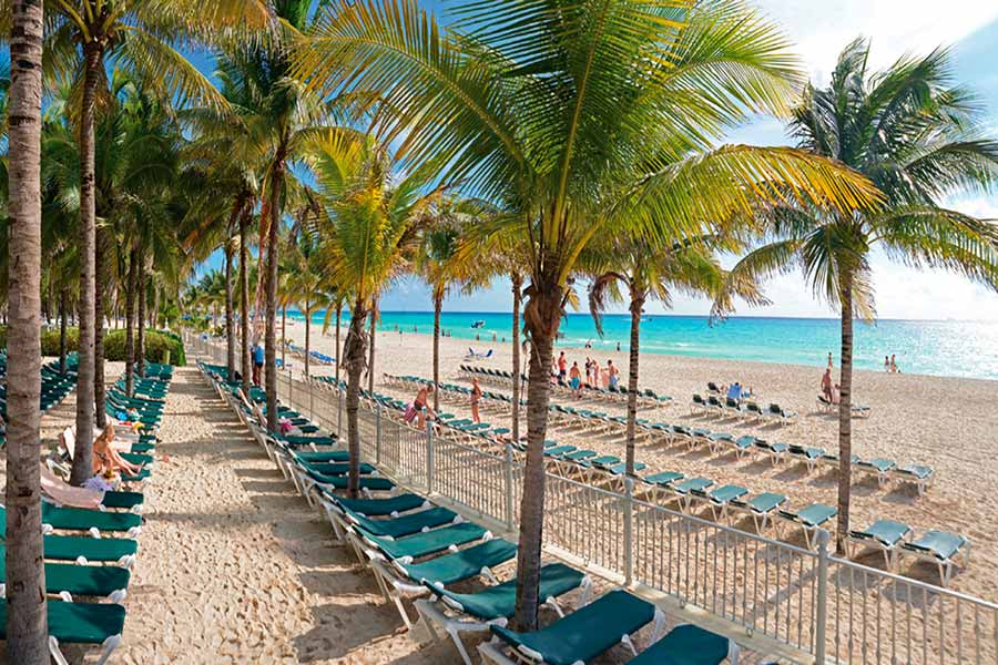 Beach-riu-lupita.jpg