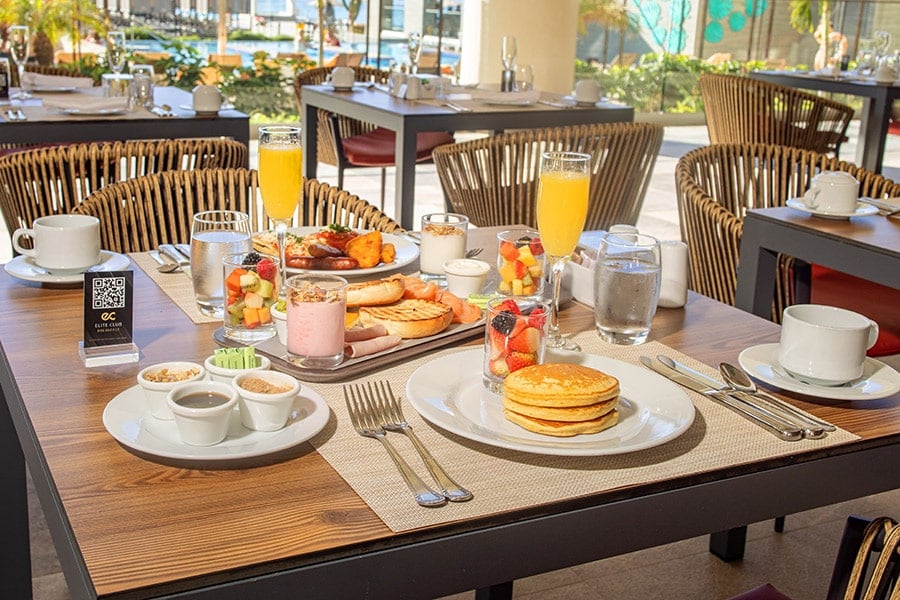 model-elite-breakfast-riu-palace-antillas.jpg