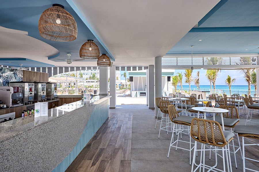 Poolside-bar-riu-palace-aquarelle.jpg