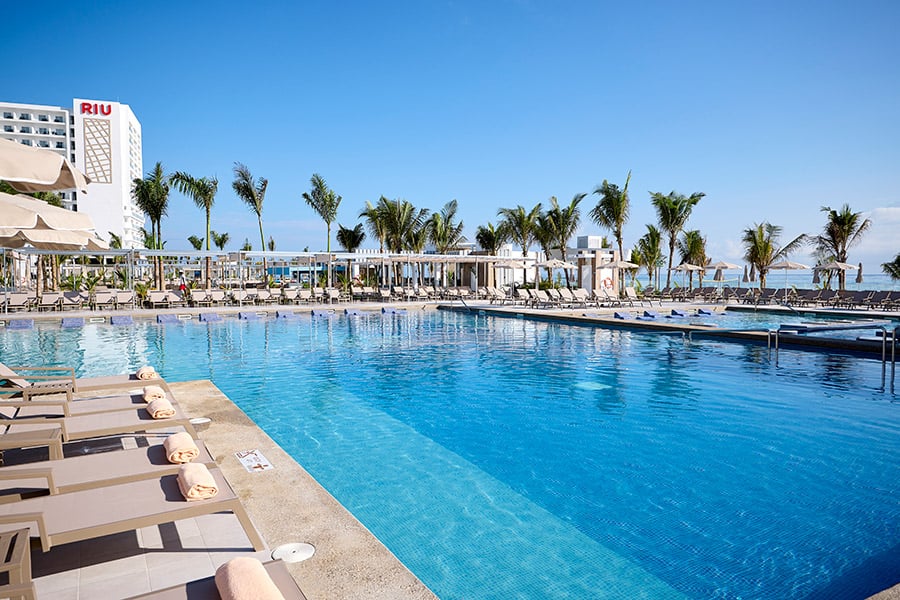 Pool-riu-palace-aquarelle.jpg