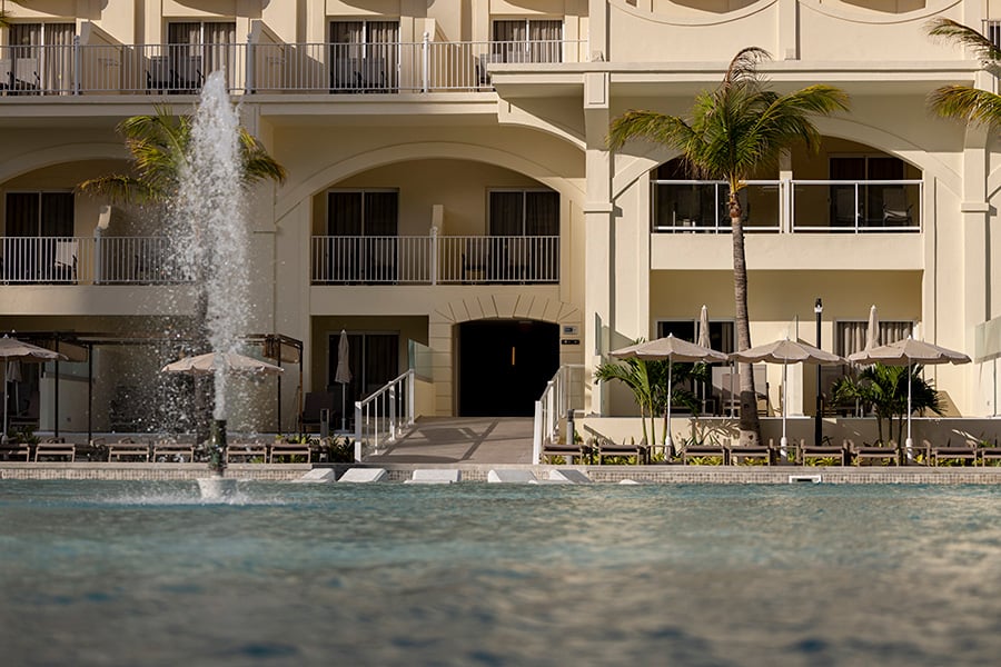 pool-hotel-riu-palace-aruba-3.jpg