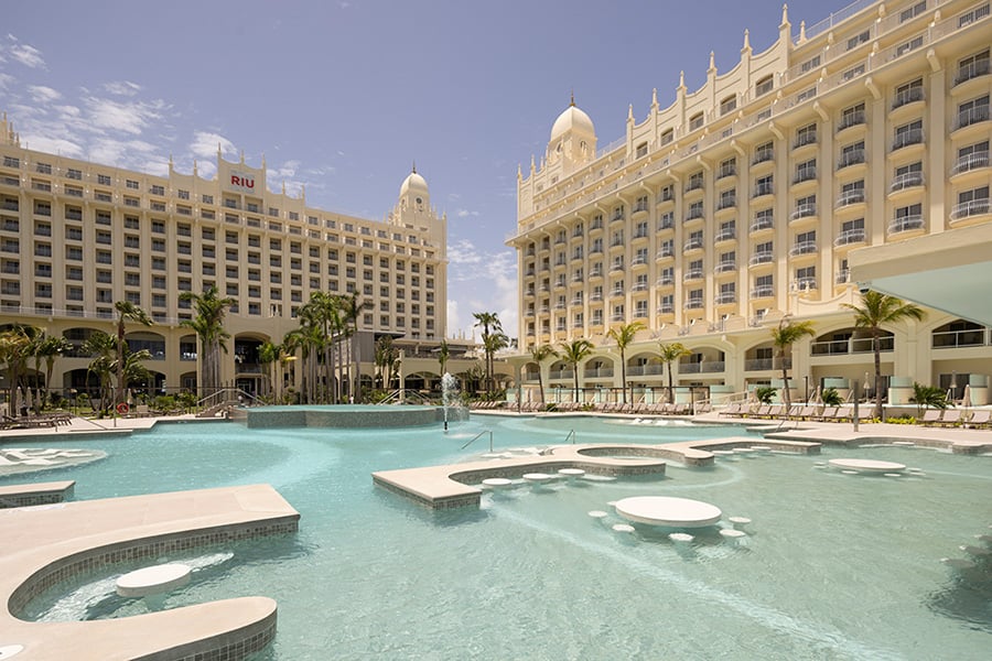 pool-hotel-riu-palace-aruba-33.jpg