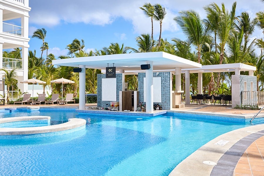 bar-piscina-elite-club-hotel-riu-palace-bavaro.jpg