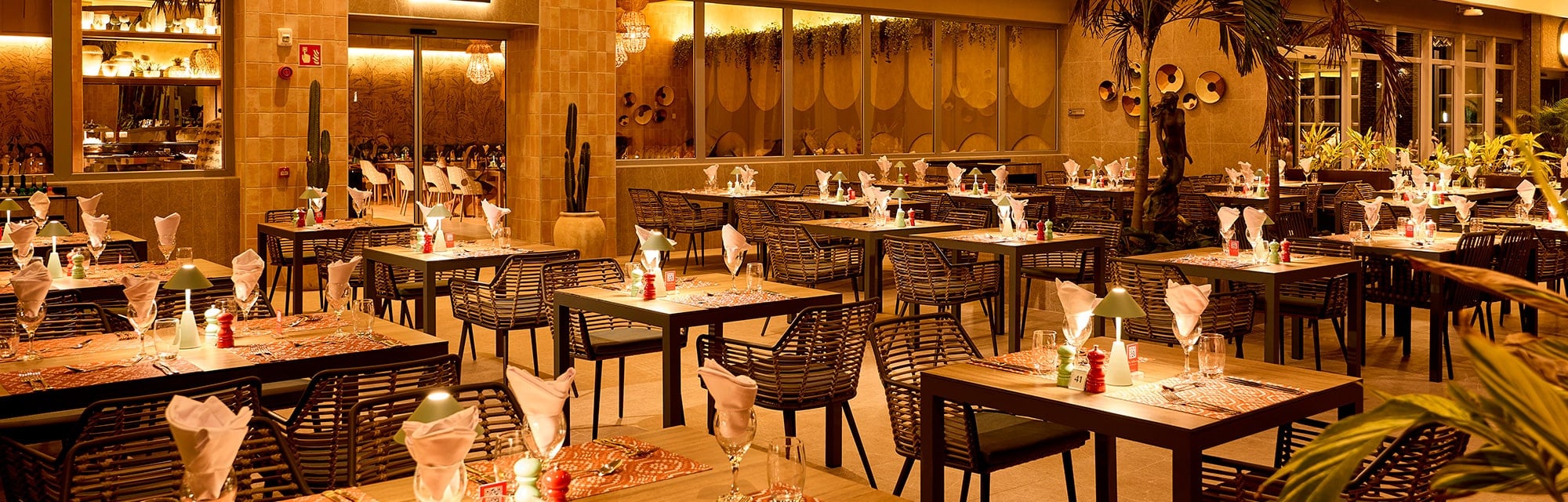 hero-gastronomia-hotel-riu-palace-bavaro.jpg