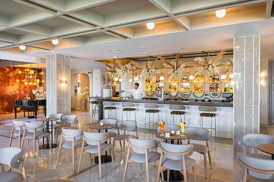 Lobby-bar-riu-palace-calypso.jpg