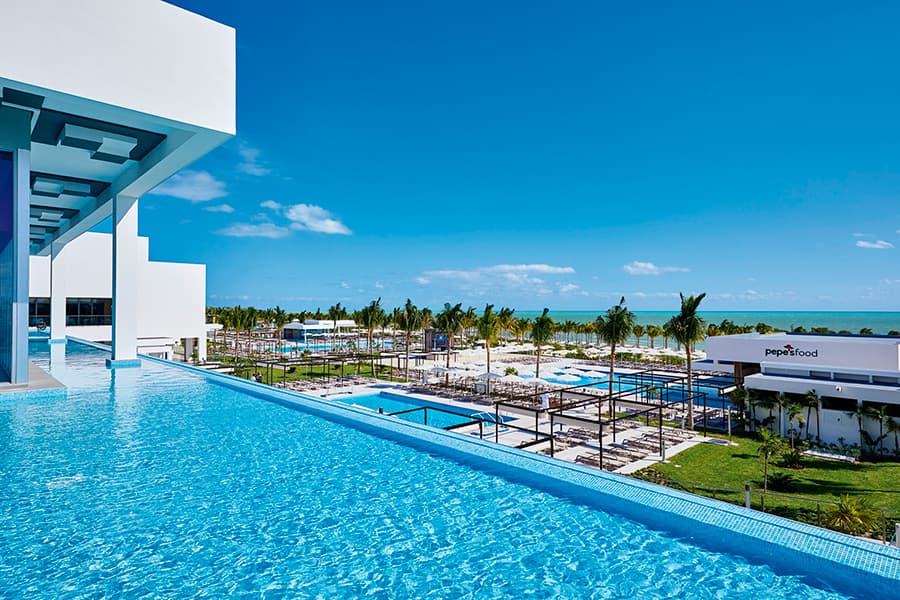 pool-hotel-riu-palace-costa-mujeres-2.jpg
