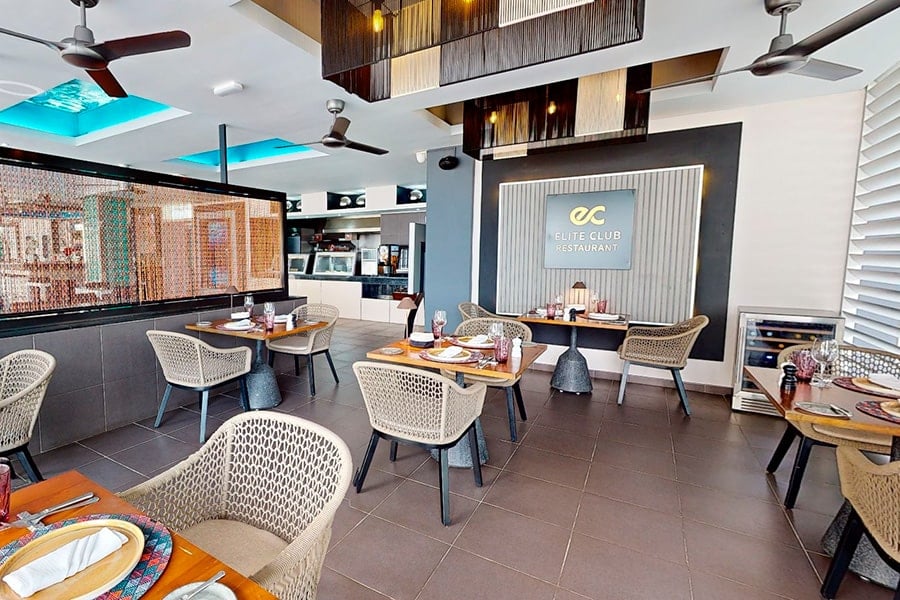 Eliteclub-restaurant-riu-palace-jamaica.jpg