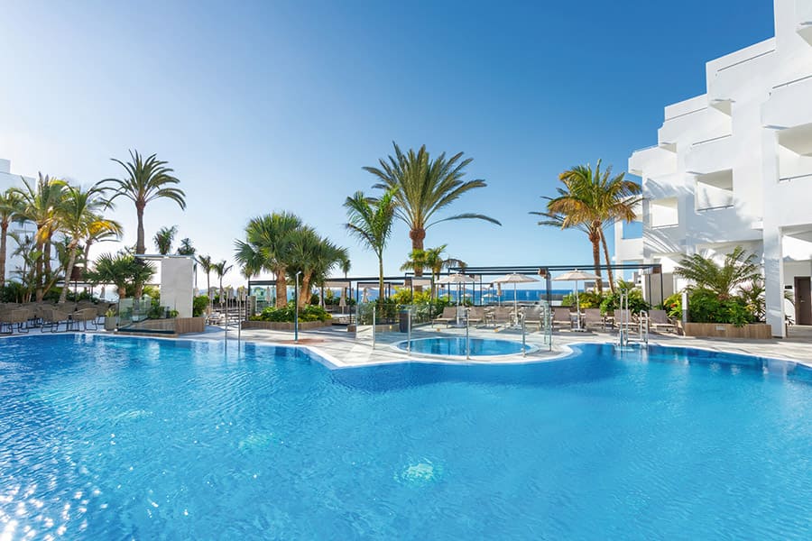 pool-riu-palace-jandia-8.jpg
