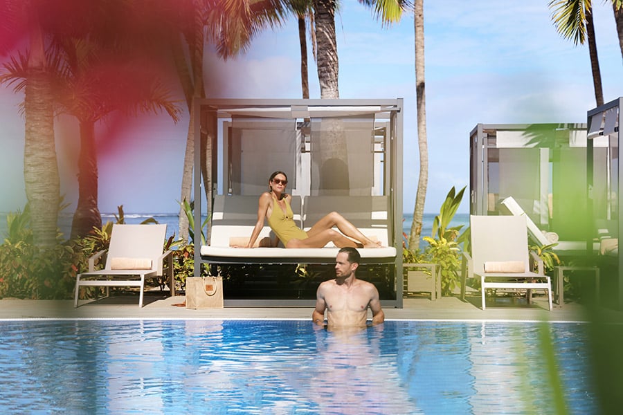 Elite-pool-lounge-xmu-hotel-riu-palace-mauritius.jpg