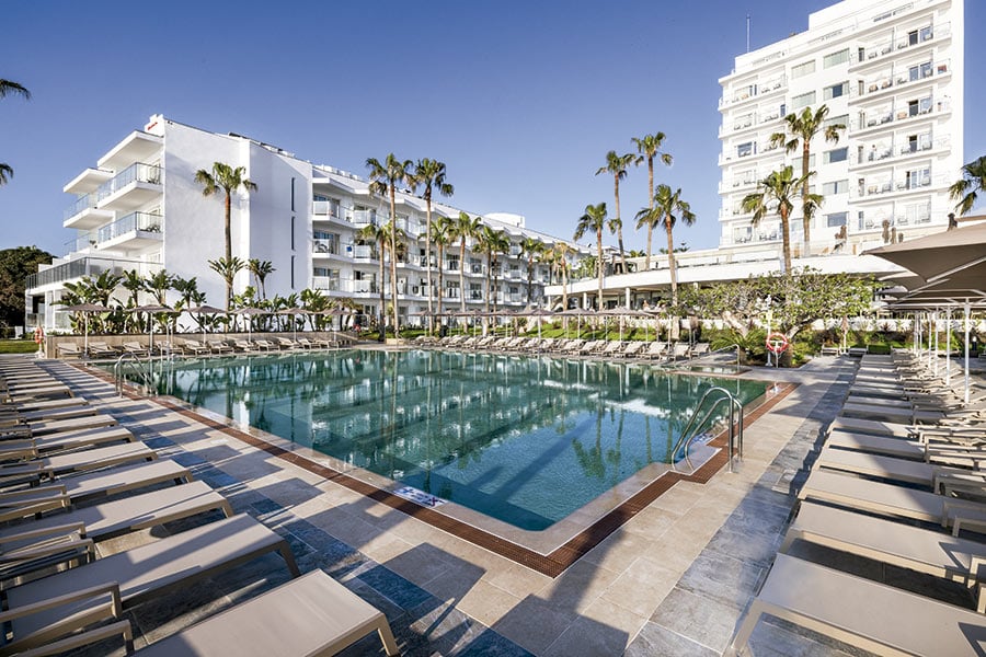 pool-hotel-riu-palace-nautilus-3.jpg