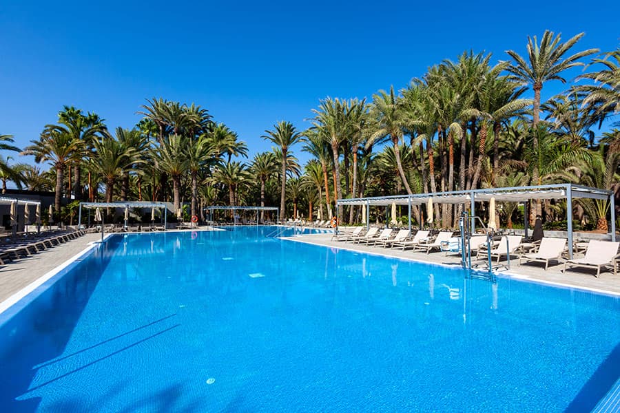 piscina-hotel-riu-palace-oasis-3.jpg