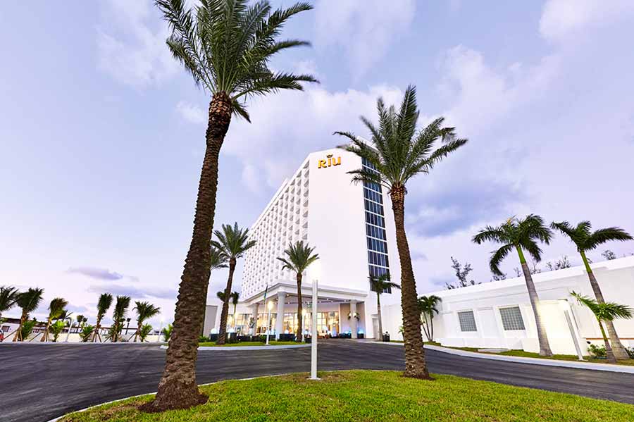 entrance-riu-palace-paradise-island.jpg