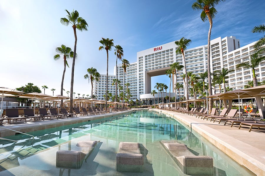 pool-riu-palace-peninsula-2.jpg