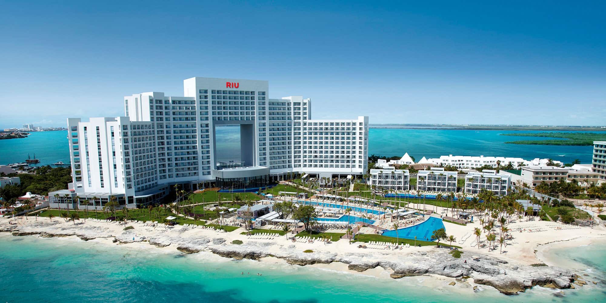 slide-hotel-riu-palace-peninsula.jpg
