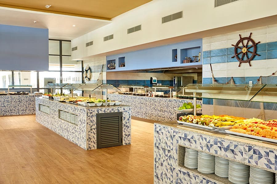 Restaurante-piscina-hotel-riu-palace-punta-cana.jpg