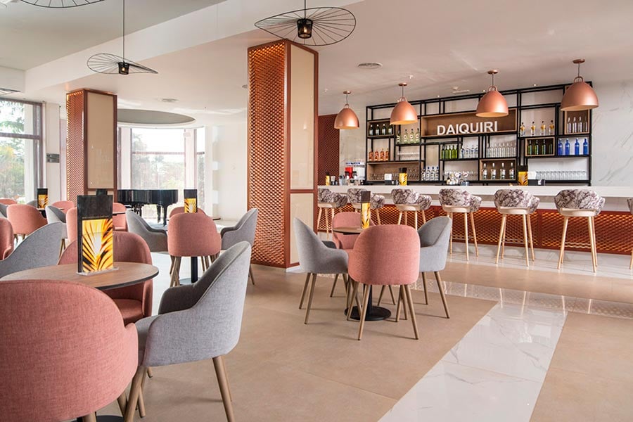Lobby-bar-hotel-riu-palace-tropical-bay.jpg